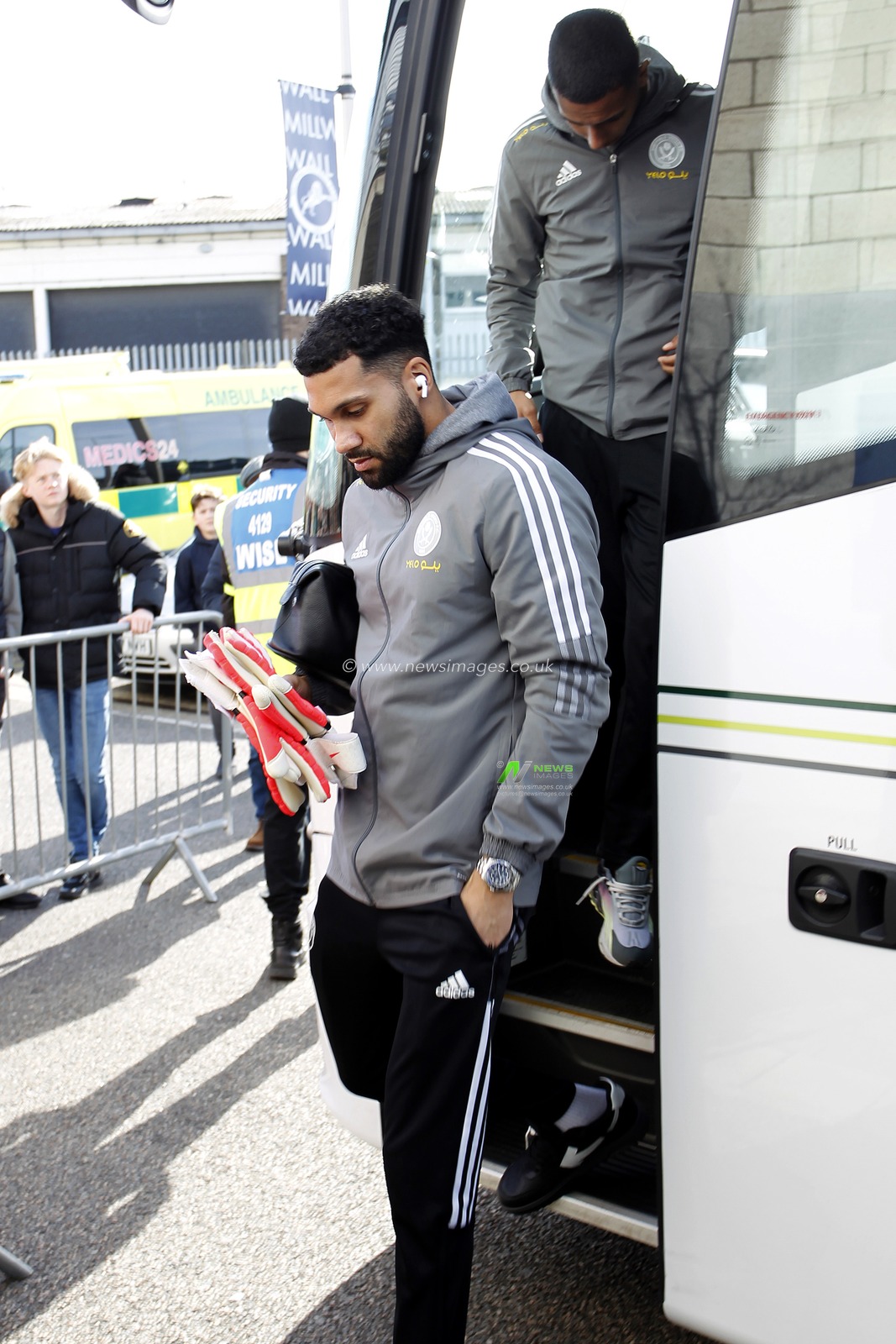 Wes Foderingham #18 of Sheffield United arriving at the stadium.