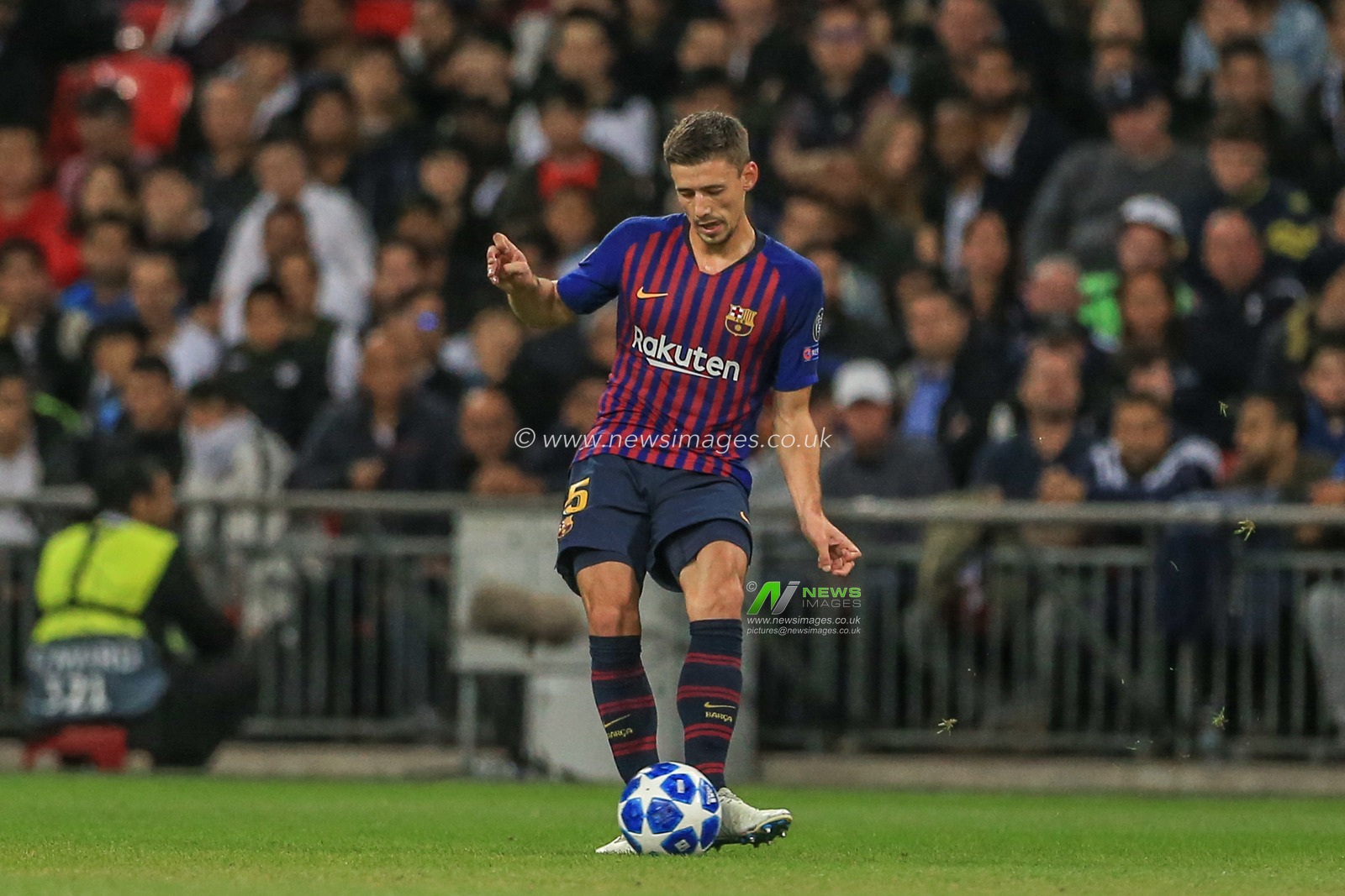 3rd October 2018, Wembley Stadium, London, England; UEFA Champions League, Tottenham v Barcelona ; Clement Lenglet (15) of Barcelona passes the ball

Credit: Mark Cosgrove/News Images