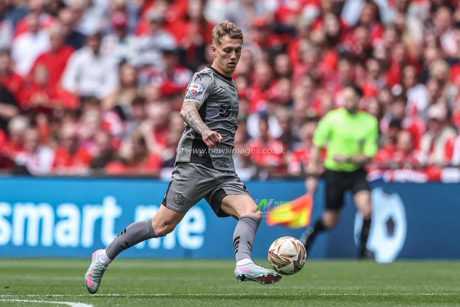 Ethan Galbraith of Leyton Orient passes the ball during the Sky Bet League 1 Playoff Final match Charlton Athletic vs Leyton Orient at Wembley Stadium, London, United Kingdom, 25th May 2025

(Photo by Alfie Cosgrove/News Images)