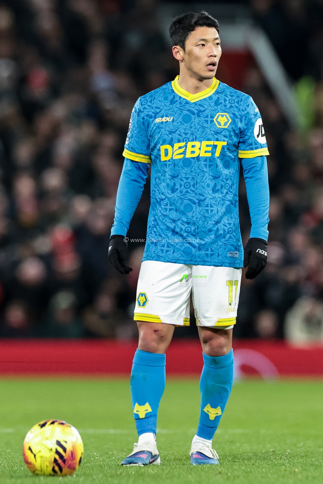 Hwang Hee-Chan of Wolverhampton Wanderers during the Premier League match Manchester United vs Wolverhampton Wanderers at Old Trafford, Manchester, United Kingdom, 30th December 2025

(Photo by Mark Cosgrove/News Images)

*** GER AUT SUI OUT ***