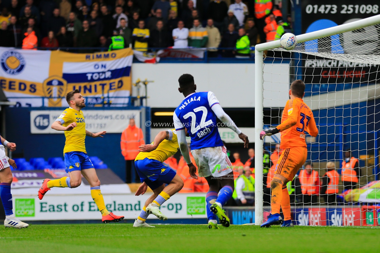 5th May 2019, Portman Road, Ipswich, England; Sky Bet Championship Ipswich Town vs Leeds United  ; Stuart Dallas (15) of Leeds Utd makes it 2-2

Credit: Georgie Kerr/News Images,

English Football League images are subject to DataCo Licence