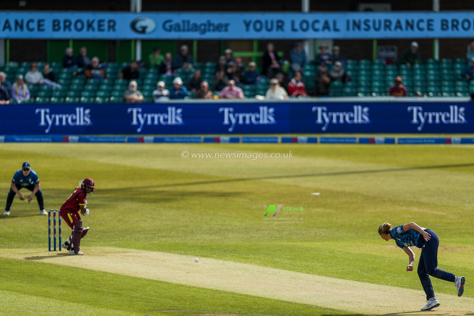 Lauren Bell of England Women bowls during the 2nd Metro Bank ODI Day International England Women v West Indies Women at Uptonsteel County Ground, Leicester, United Kingdom, 4th June 2025

(Photo by Izzy Poles/News Images)
