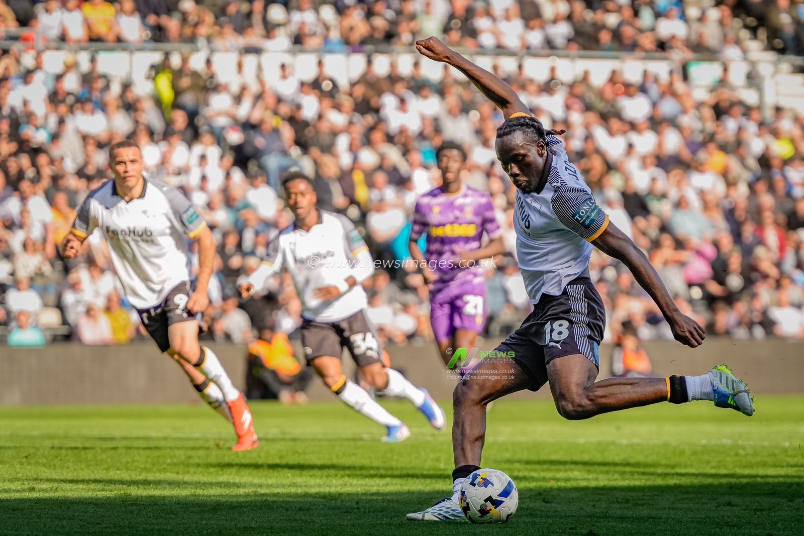 David Ozoh of Derby County shoots on goal  during the Sky Bet Championship match Derby County vs Stoke City at Pride Park Stadium, Derby, United Kingdom on 06 April 2026

(Photo by Maynard Manyowa/News Images)