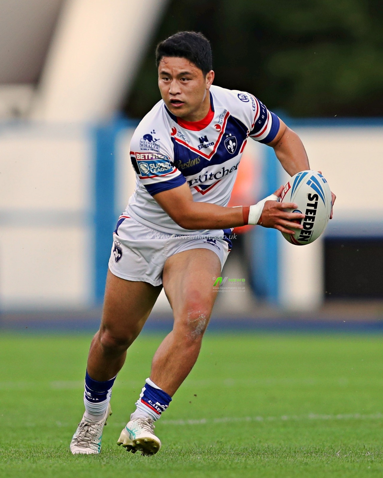 Mason Lino of Wakefield Trinity during the Betfred Super League round 19 match Huddersfield Giants vs Wakefield Trinity at the Accu Stadium, Huddersfield, United Kingdom, 18th July 2025(Photo by Sam Eaden/News Images)