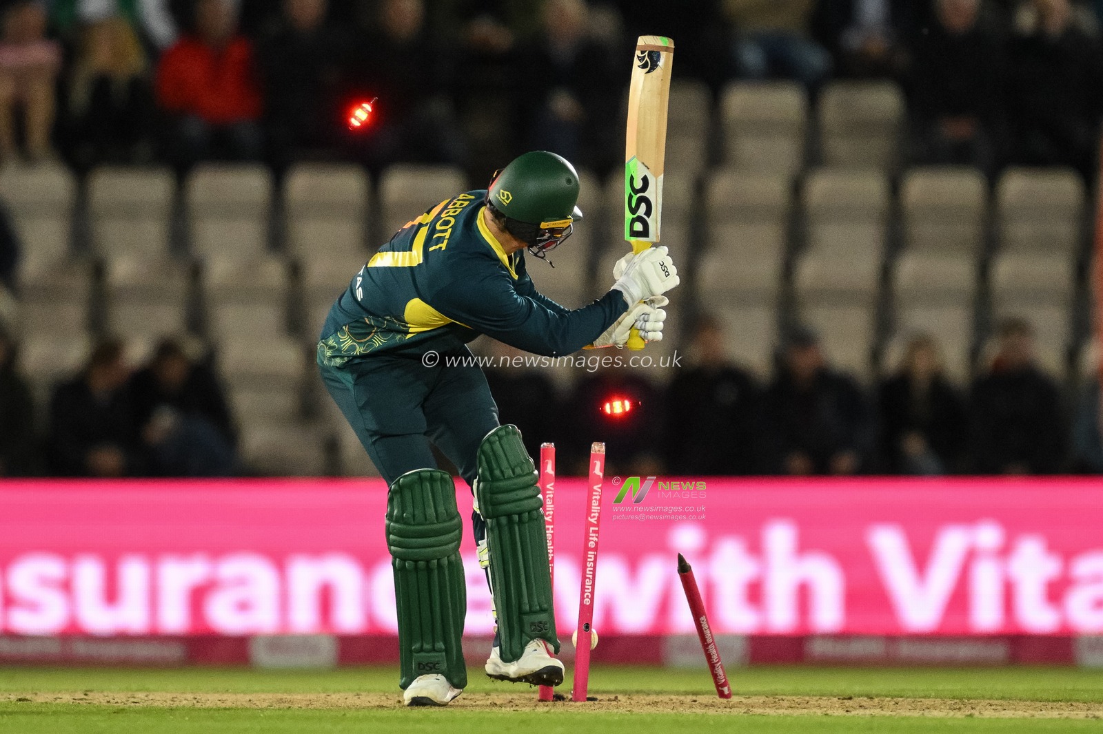 Sean Abbott of Australia is bowled out by Jofra Archer of England aduring the First Vitality IT20 Series match England vs Australia at The Utilita Bowl, Southampton, United Kingdom, 11th September 2024

(Photo by Craig Thomas/News Images)