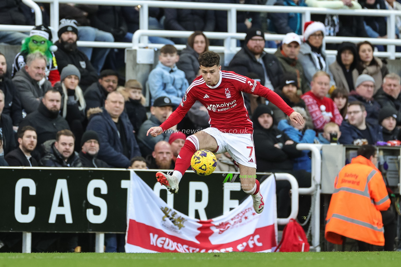 Neco Williams of Nottingham Forest controls the ball during the Premier League match Newcastle United vs Nottingham Forest at St. James's Park, Newcastle, United Kingdom, 26th December 2023

(Photo by Mark Cosgrove/News Images)