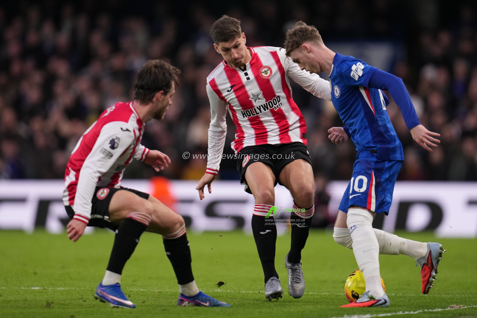 during the Premier League match Chelsea vs Brentford at Stamford Bridge, London, United Kingdom, 17th January 2026

(Photo by Harvey Murphy/News Images)