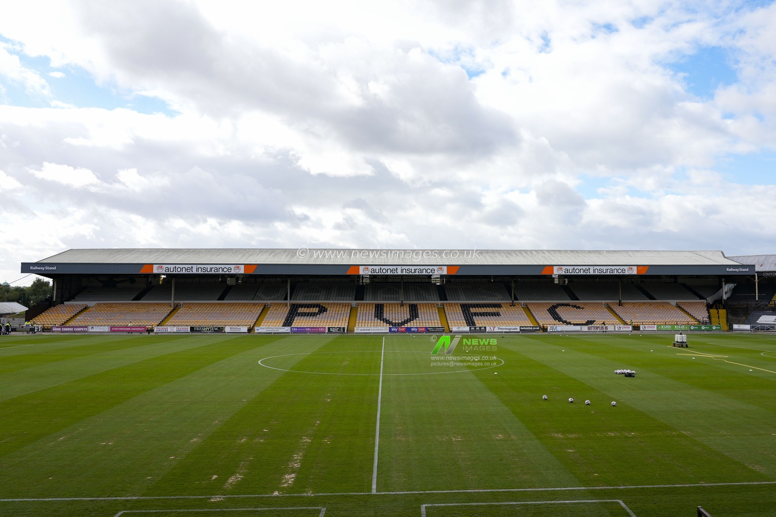 General view of the Vale Park Stadium before the Sky Bet League 1 match Port Vale vs Sheffield Wednesday at Vale Park, Burslem, United Kingdom, 1st October 2022

(Photo by Steve Flynn/News Images)