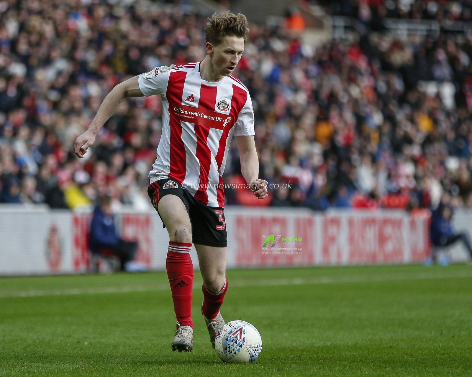 22nd February 2020, Stadium Of Light, Sunderland, England; Sky Bet League 1, Sunderland v Bristol Rovers : Denver Hume (33) of Sunderland in action