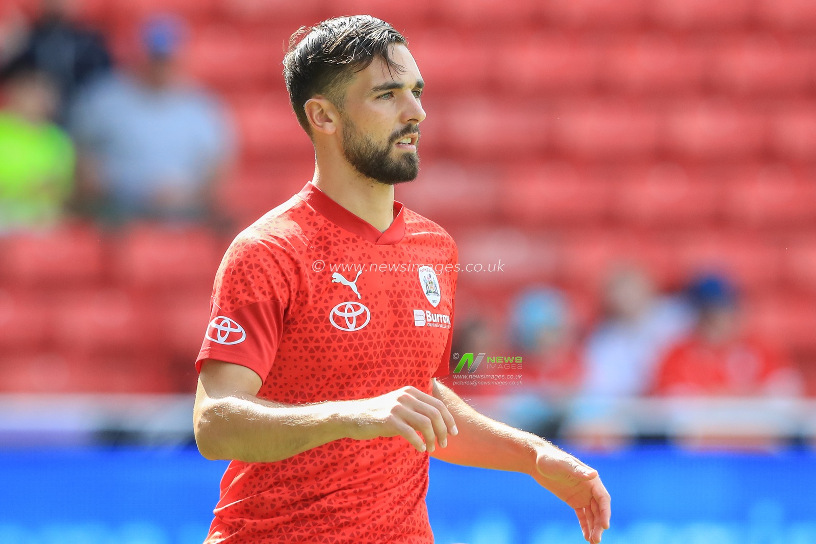 Adam Phillips #30 of Barnsley in the pregame warmup session during the Sky Bet League 1 match Barnsley vs Oxford United at Oakwell, Barnsley, United Kingdom, 19th August 2023

(Photo by Alfie Cosgrove/News Images)