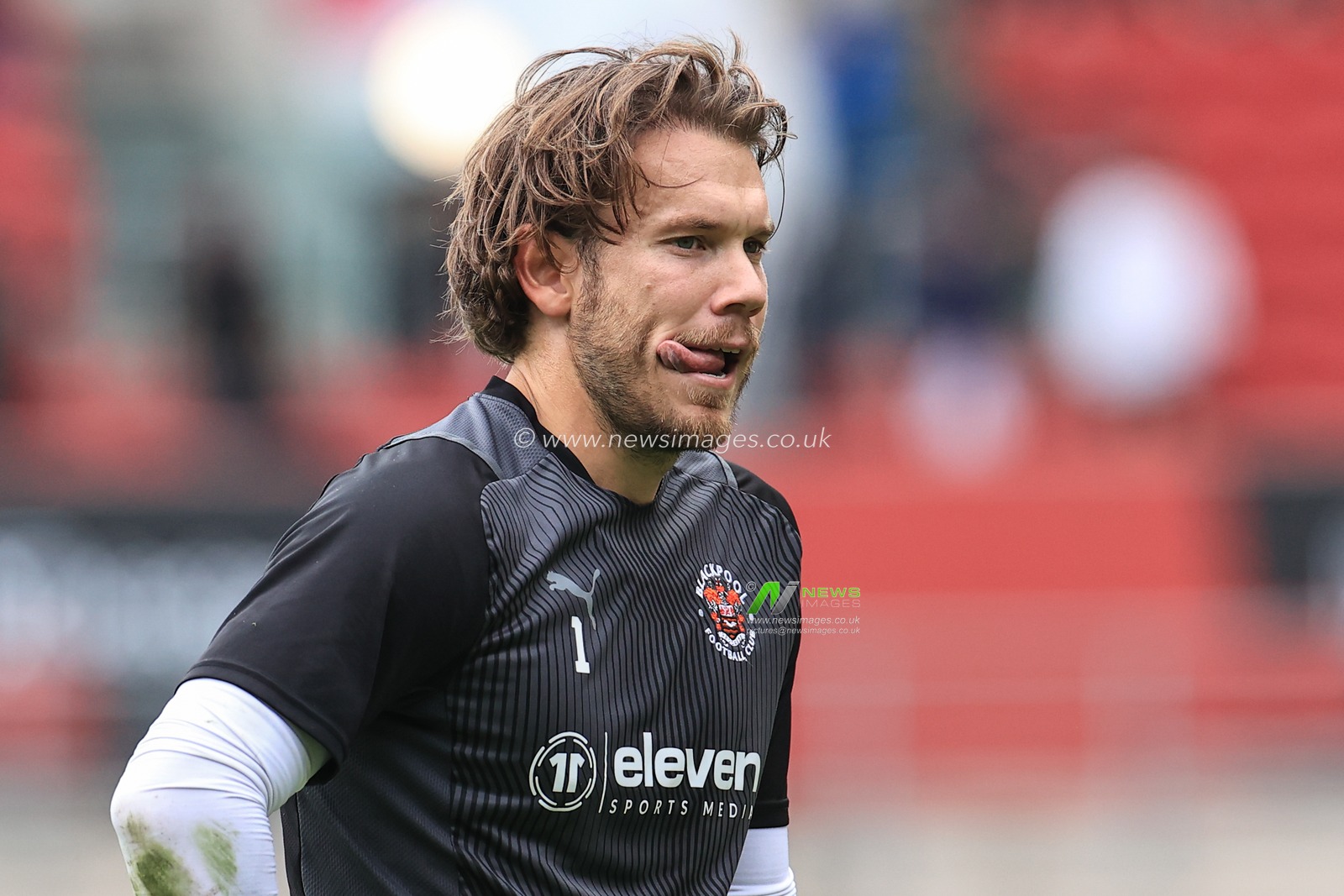 Chris Maxwell #1 of Blackpool during the pre-game warmup