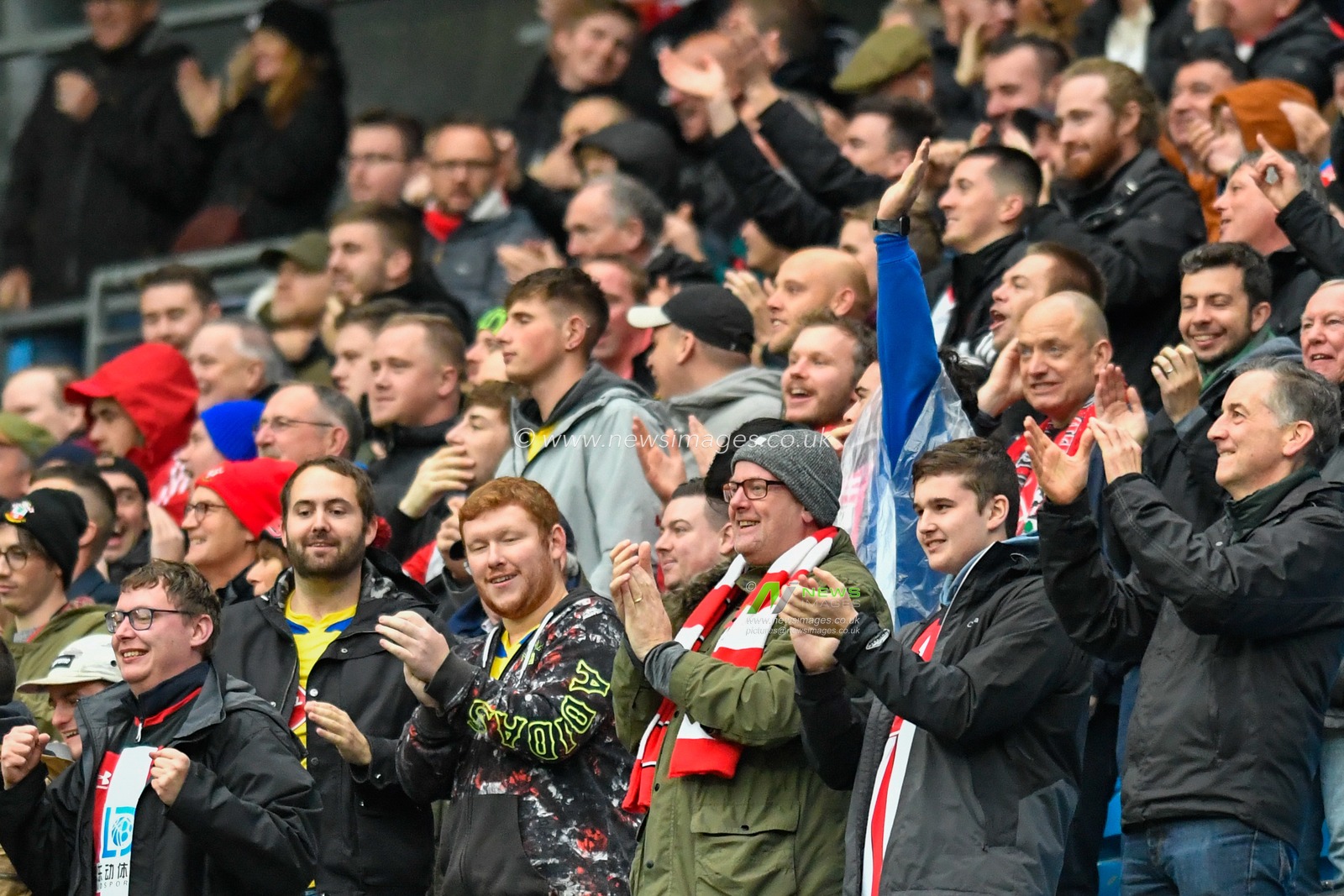 2nd November 2019, Etihad Stadium, Manchester, England; Premier League, Manchester City v Southampton : The Southampton fans celebrate taking a 0-1 lead at The Etihad Stadium

Credit: Simon Whitehead/News Images