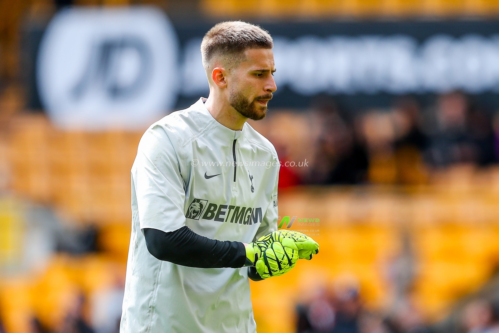 Guglielmo Vicario of Tottenham Hotspur warms up prior to the Premier League match Wolverhampton Wanderers vs Tottenham Hotspur at Molineux, Wolverhampton, United Kingdom, 13th April 2025

(Photo by Gareth Evans/News Images)