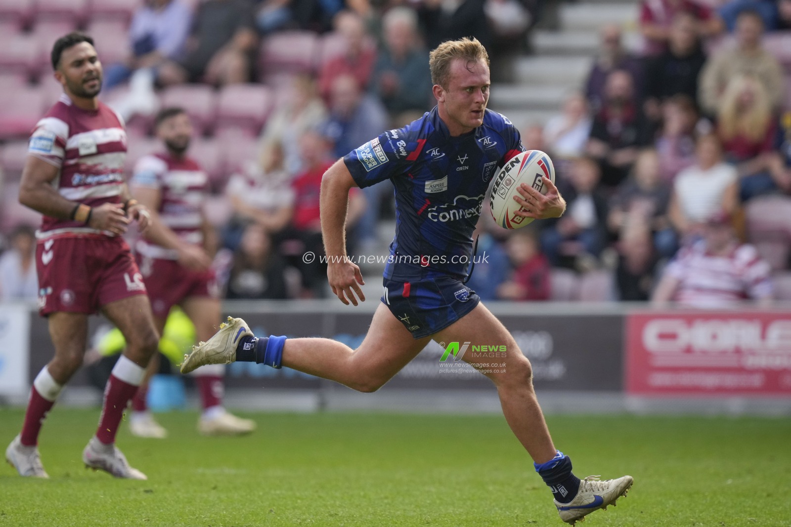 Jez Litten #14 of Hull KR runs n a late try during the Betfred Super League Semi Final match Wigan Warriors vs Hull KR at DW Stadium, Wigan, United Kingdom, 7th October 2023

(Photo by Steve Flynn/News Images)