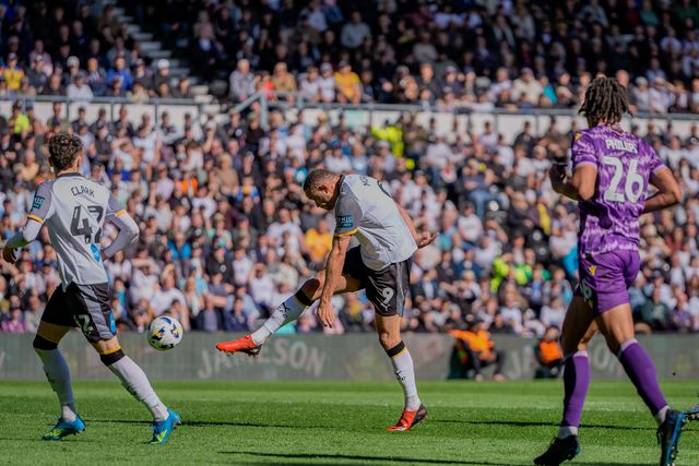 Carlton Morris of Derby County shoots on goal  during the Sky Bet Championship match Derby County vs Stoke City at Pride Park Stadium, Derby, United Kingdom on 06 April 2026

(Photo by Maynard Manyowa/News Images)
