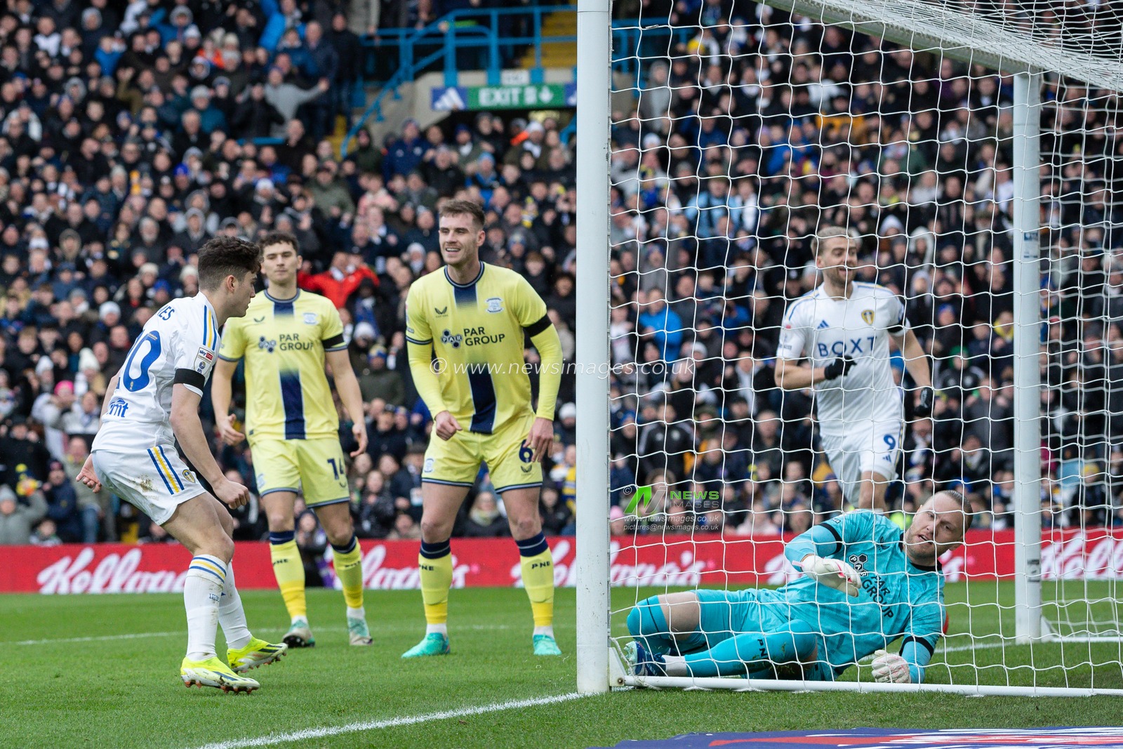 Daniel James of Leeds United heads the ball at goal and scores to make it 1-1 in the first half of the Sky Bet Championship match Leeds United vs Preston North End at Elland Road, Leeds, United Kingdom, 21st January 2024

(Photo by James Heaton/News Images)