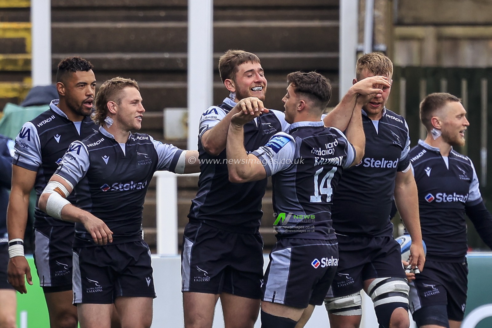 Ben Stevenson of Newcastle Falcons celebrates his try Adam Radwan of Newcastle Falcons
