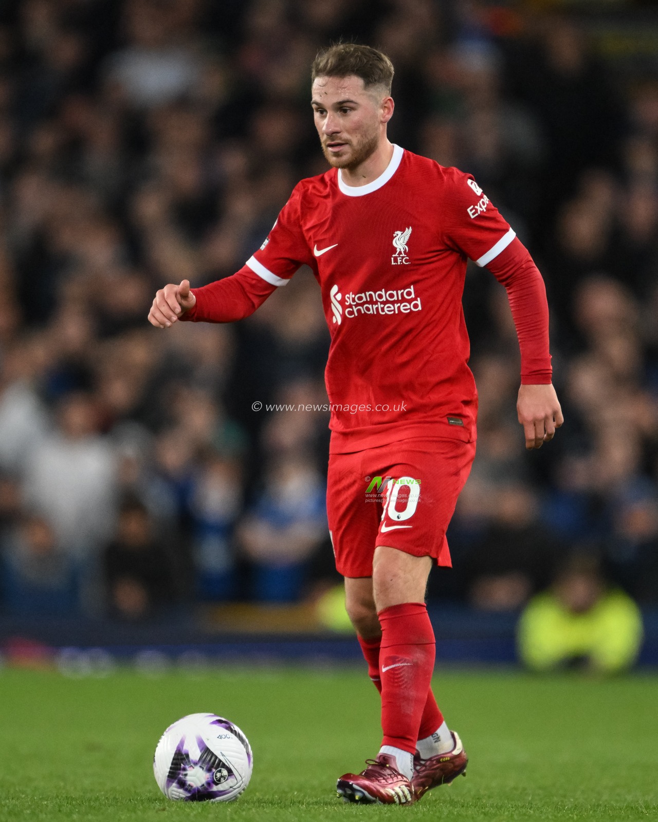 Alexis Mac Allister of Liverpool with the ball during the Premier League match Everton vs Liverpool at Goodison Park, Liverpool, United Kingdom, 24th April 2024

(Photo by Craig Thomas/News Images)