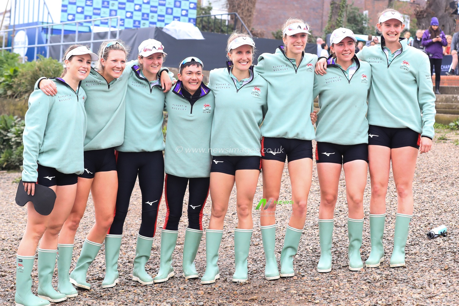 7th April 2019 , River Thames, London, England ; The Boat Race 2019, Womenâ€™s race ; Victorious Cambridge women's team

Credit Georgie Kerr/News Images