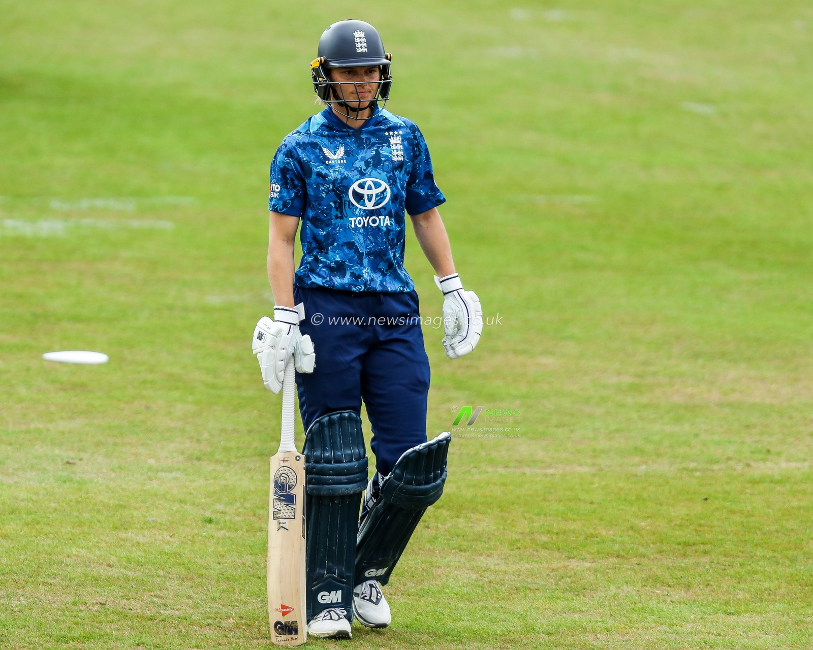 Amy Jones of England Women looks dejected following her dismissal during the 2nd Metro Bank ODI Day International England Women v West Indies Women at Uptonsteel County Ground, Leicester, United Kingdom, 4th June 2025

(Photo by Izzy Poles/News Images)