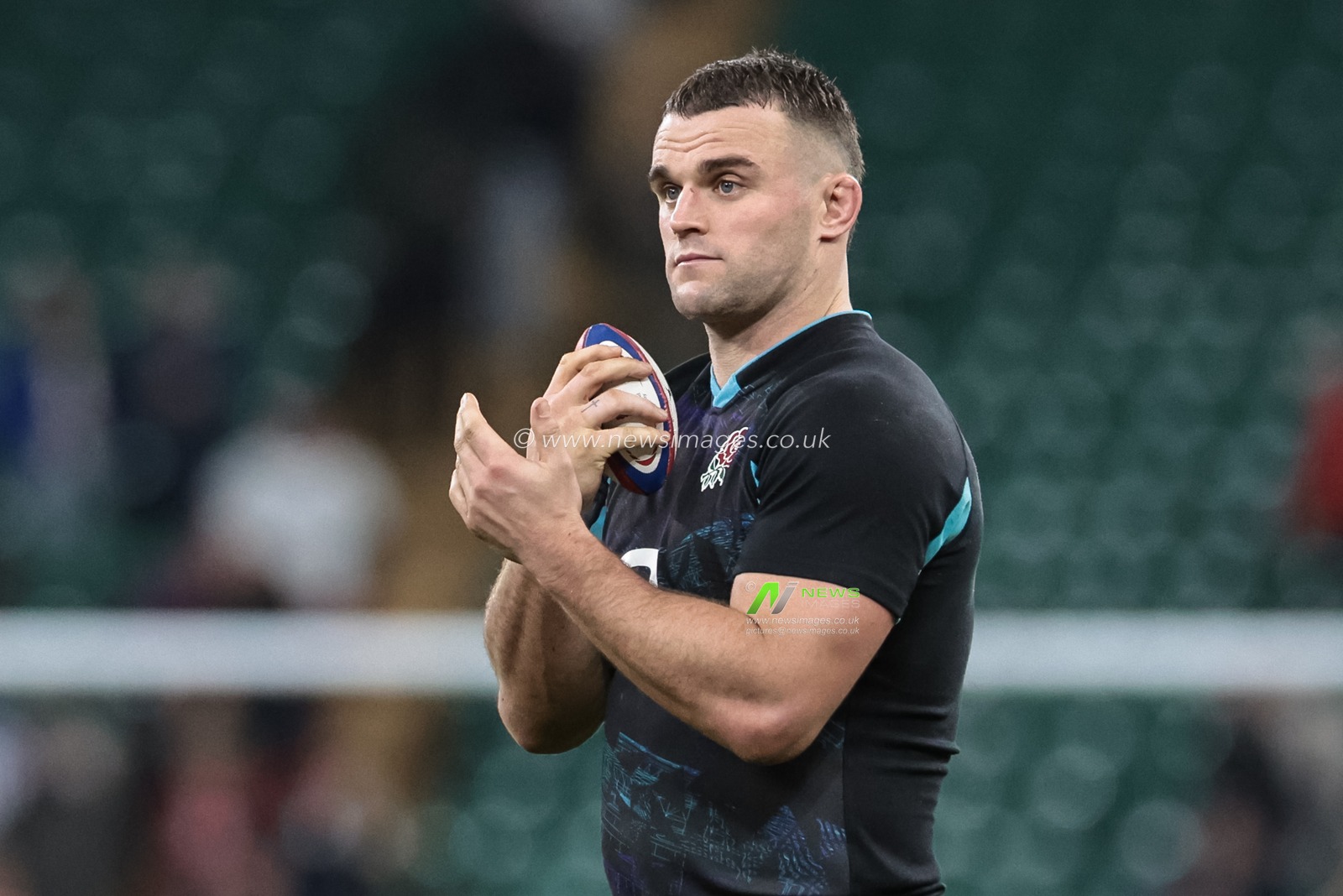 Ben Spencer of England applauds the fans during the Quilter Nations Series 2025 match England vs Argentina at Allianz Stadium, Twickenham, United Kingdom, 23rd November 2025

(Photo by Mark Cosgrove/News Images)

*** GER AUT SUI OUT ***