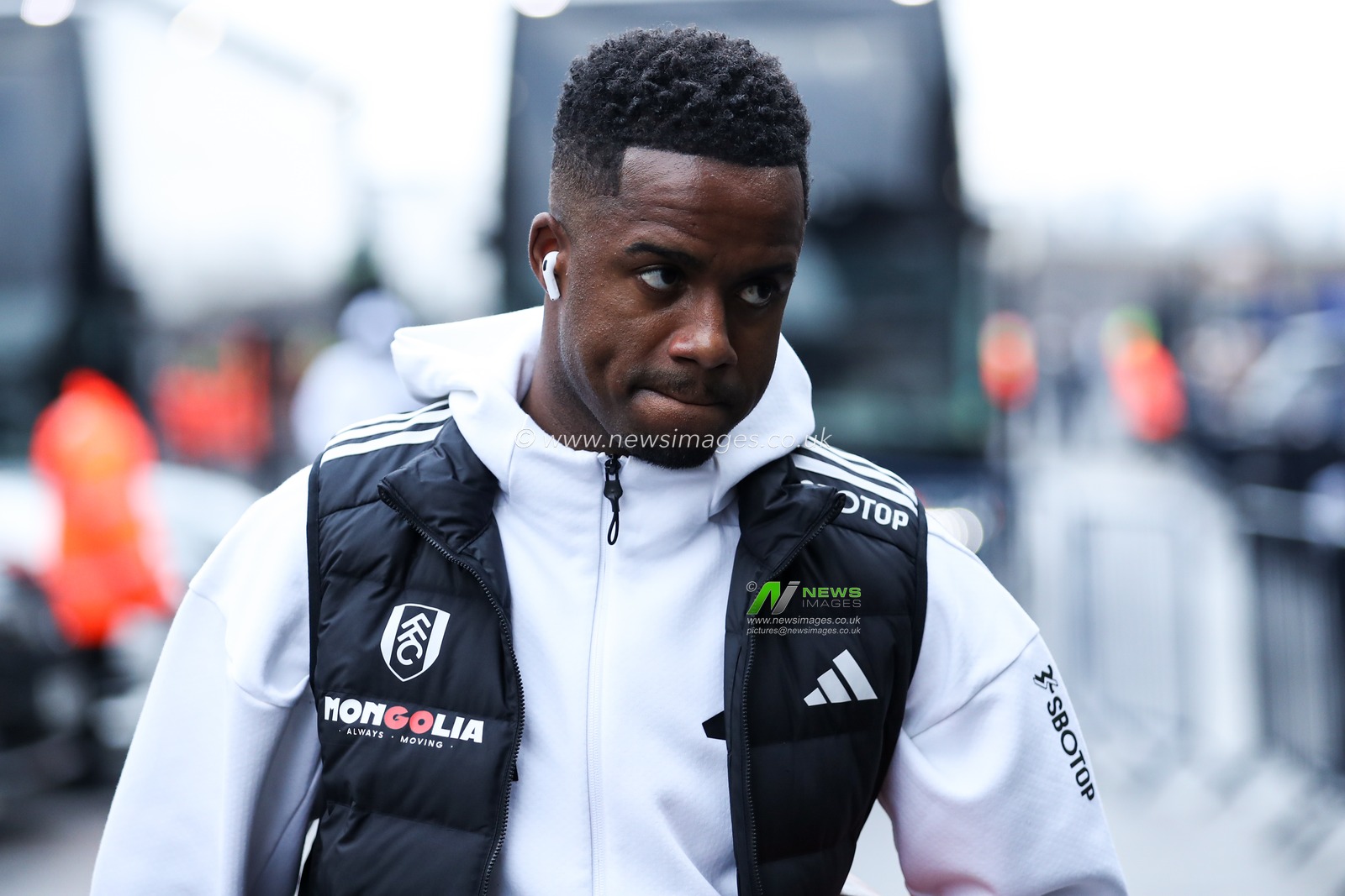 Ryan Sessegnon of Fulham arrives at stadium ahead of the Premier League match Leeds United vs Fulham at Elland Road, Leeds, United Kingdom, 17th January 2026

(Photo by Jorge Horsted/News Images)
