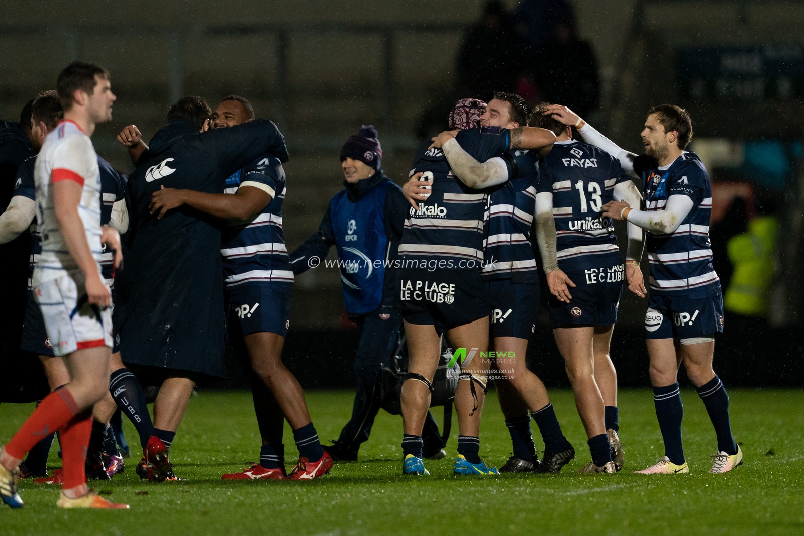 Bordeaux Belges's players celebrate their win at the end of the match

15th December 2018, AJ Bell Stadium , Sale, England; European Rugby Challenge Cup, Sale v Bordeaux-Belges ; 

Credit: Terry Donnelly / News Images