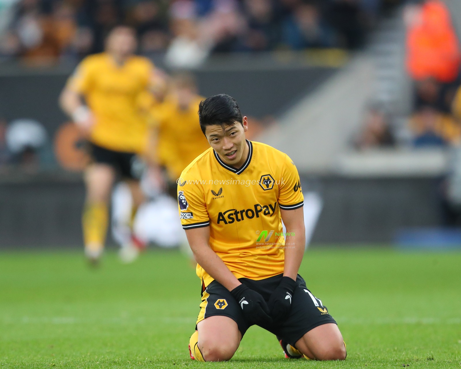 Hwang Hee-Chan of Wolverhampton Wanderers reacts to missing a chance of goal, during the Premier League match Wolverhampton Wanderers vs Chelsea at Molineux, Wolverhampton, United Kingdom, 24th December 2023

(Photo by Gareth Evans/News Images)