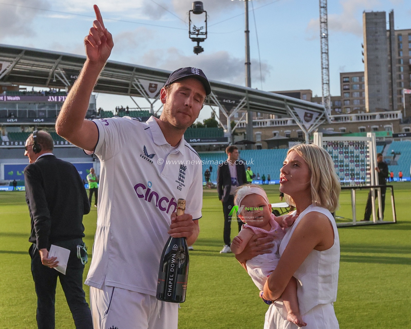 Stuart Broad of England and his partner Mollie King after the game during the LV= Insurance Ashes Fifth Test Series Day Five England v Australia at The Kia Oval, London, United Kingdom, 31st July 2023

(Photo by Mark Cosgrove/News Images)
