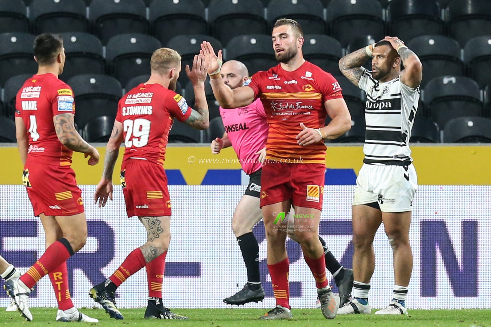 Mike McMeeken (12) of Catalans Dragons celebrates his try to give Catalans the lead for the first time in the match