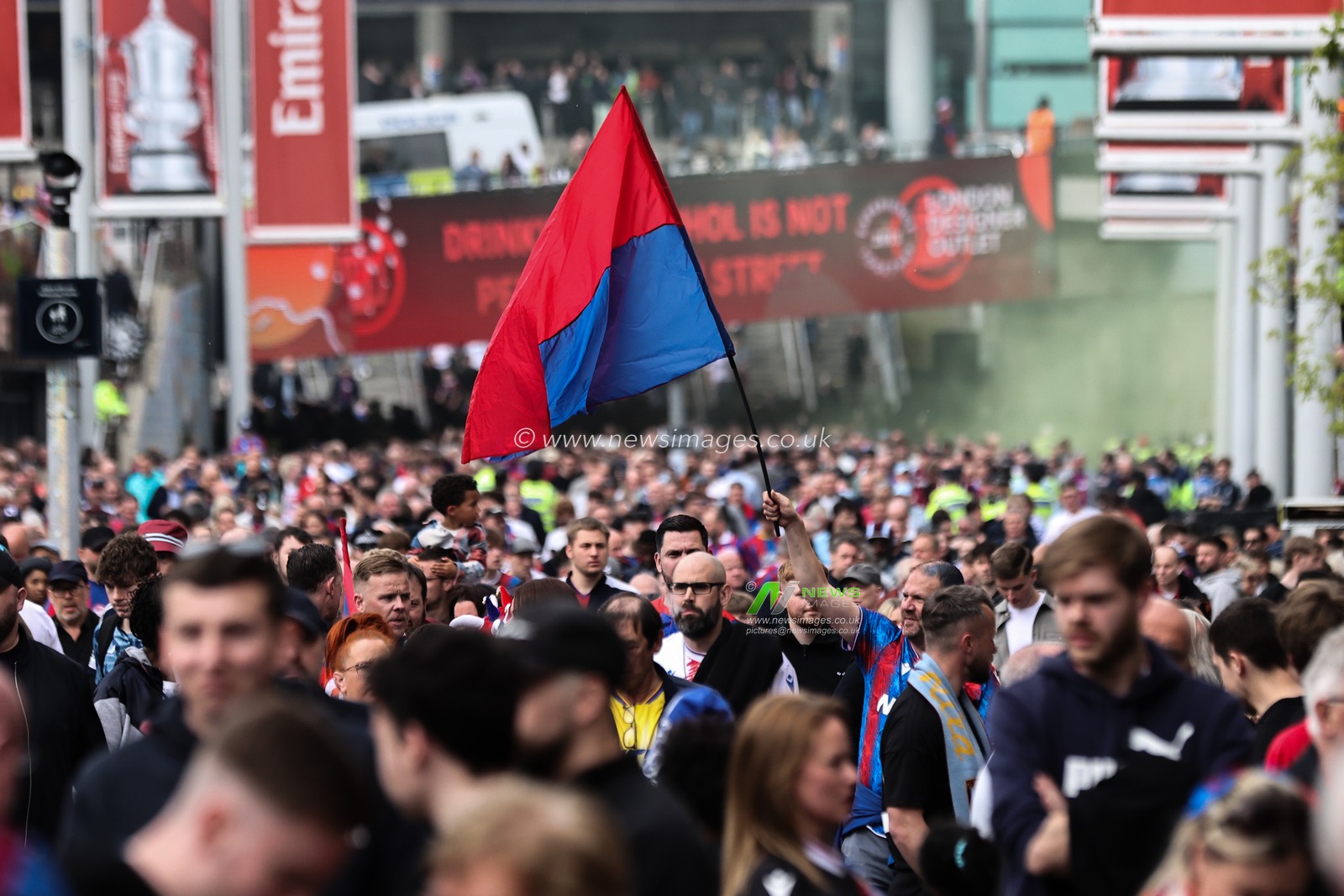 Crystal Palace fan waves a flag ahead of the Emirates FA Cup Semi-Final match Crystal Palace vs Aston Villa at Wembley Stadium, London, United Kingdom, 26th April 2025

(Photo by Alfie Cosgrove/News Images)