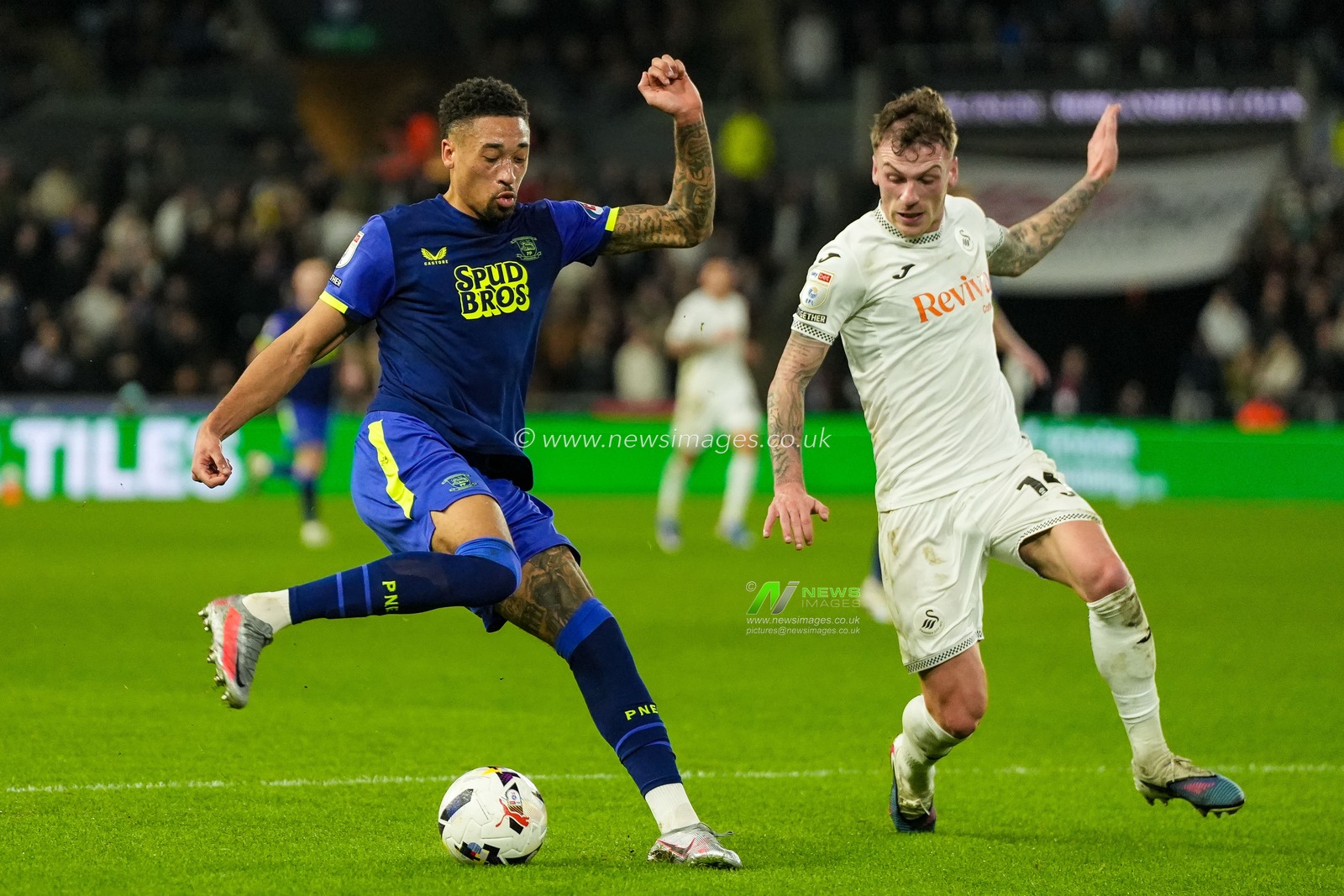 Daniel Jebbison of Preston North End under pressure from Josh Tymon of Swansea City during the Sky Bet Championship match Swansea City vs Preston North End at Swansea.com Stadium, Swansea, United Kingdom on 24 February 2026

(Photo by Andrew Lewis/News Images)