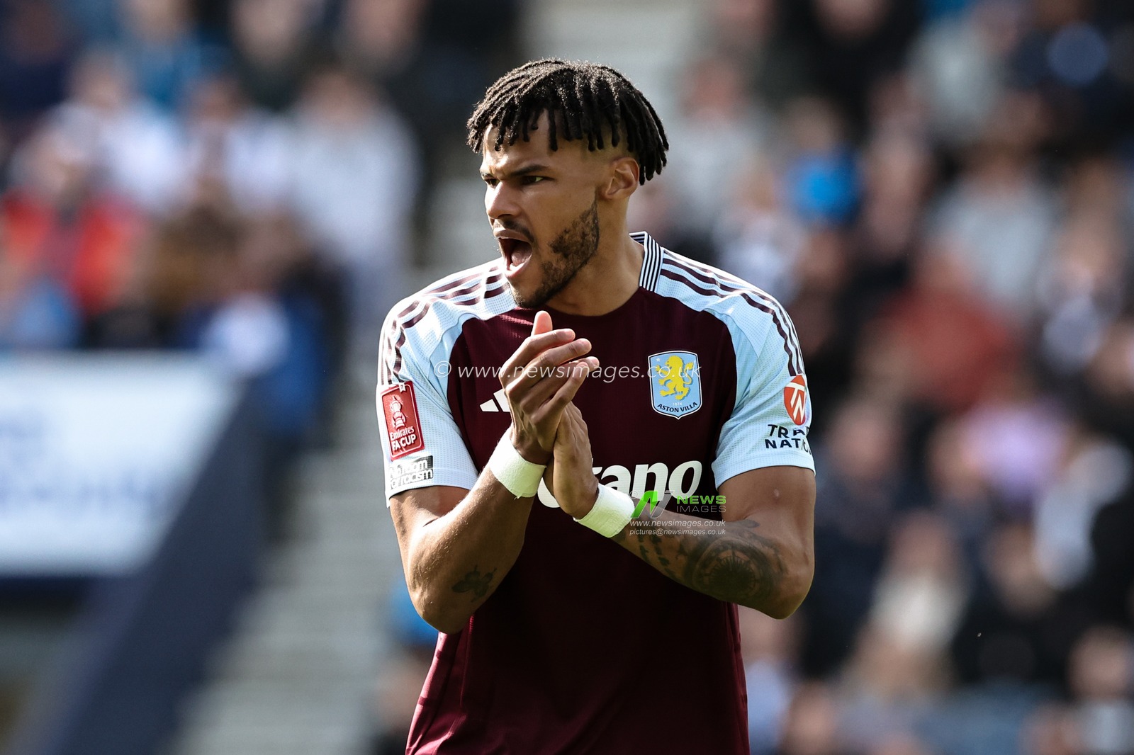 Tyrone Mings of Aston Villa applauds his team mates during the Emirates FA Cup Quarter-finals match Preston North End vs Aston Villa at Deepdale, Preston, United Kingdom, 30th March 2025

(Photo by Mark Cosgrove/News Images)