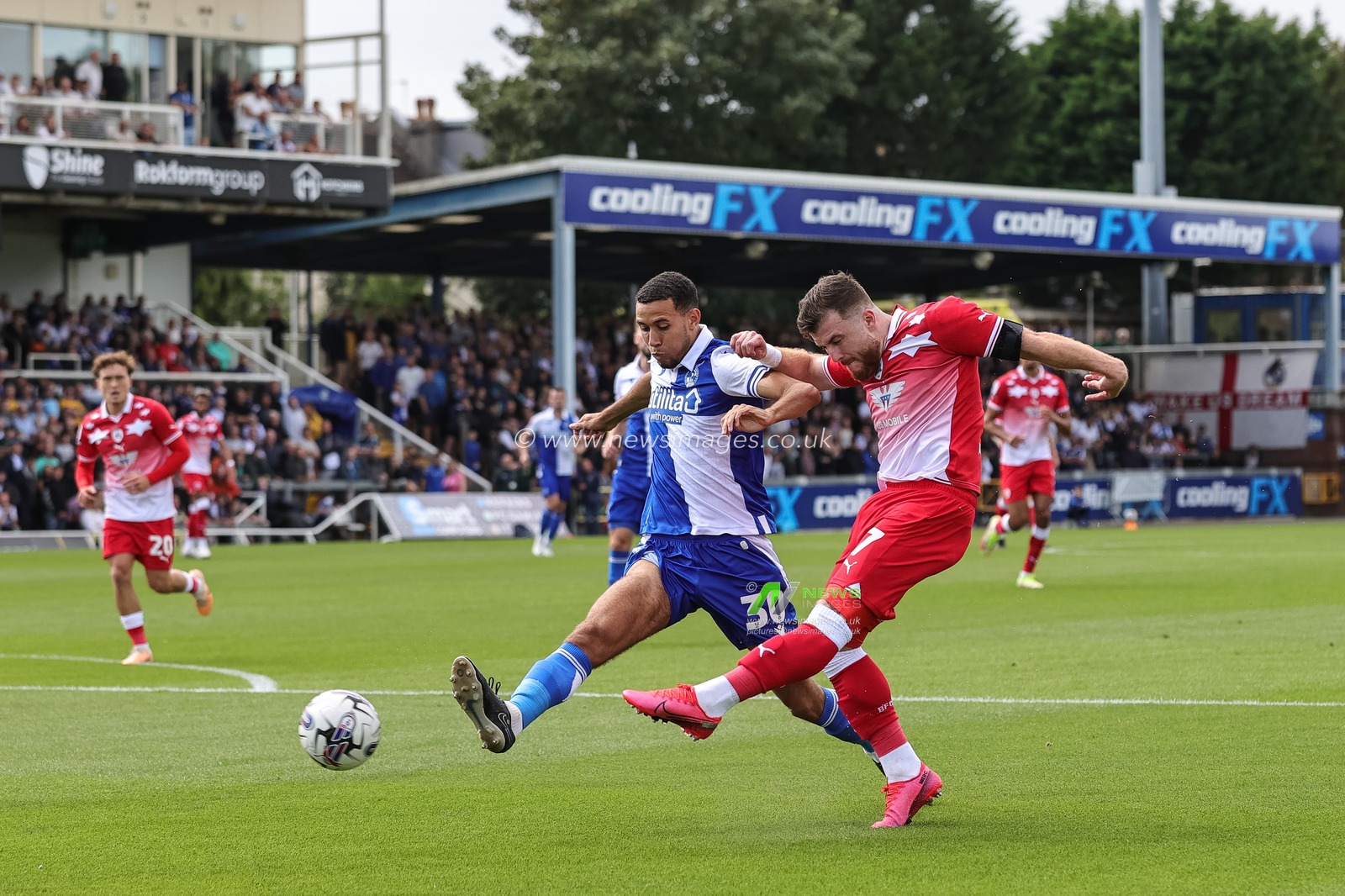 Nicky Cadden #7 of Barnsley scores to make it 0-1 during the Sky Bet League 1 match Bristol Rovers vs Barnsley at Memorial Stadium, Bristol, United Kingdom, 12th August 2023

(Photo by Mark Cosgrove/News Images)