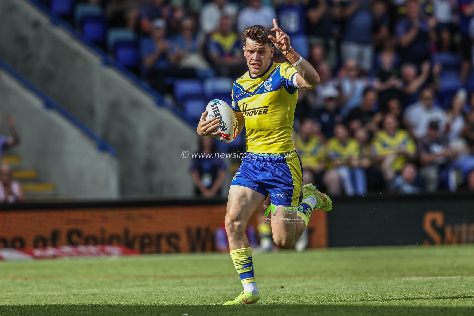 Josh Thewlis of Warrington Wolves goes over for a try during the Betfred Super League round 16 match Warrington Wolves vs Hull FC at Halliwell Jones Stadium, Warrington, United Kingdom, 28th June 2025

(Photo by Alfie Cosgrove/News Images)