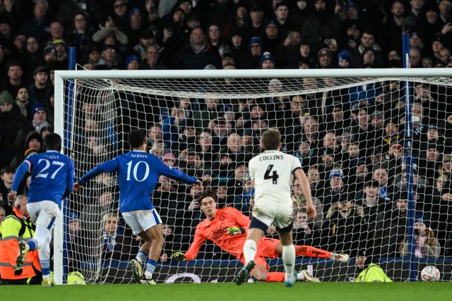 Iliman Ndiaye of Everton scores a penalty to make it 2-0 during the Emirates FA Cup 3rd Round match Everton vs Peterborough United at Goodison Park, Liverpool, United Kingdom, 9th January 2025

(Photo by Craig Thomas/News Images)