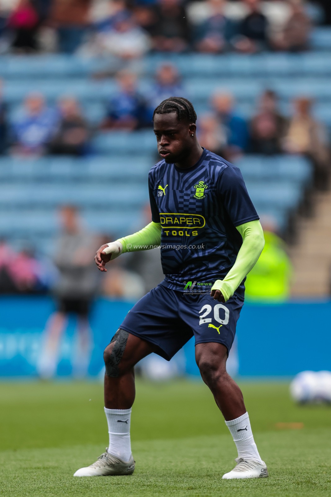 Kamaldeen Sulemana of Southampton in the pregame warmup session during the Premier League match Leicester City vs Southampton at King Power Stadium, Leicester, United Kingdom, 3rd May 2025

(Photo by Richard Bierton/News Images)