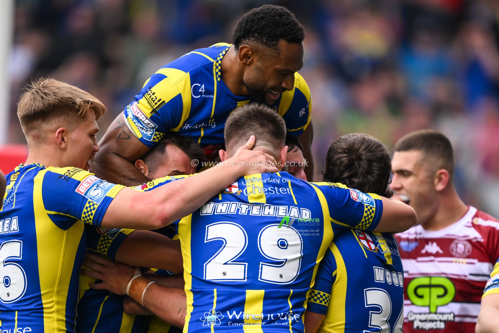 Josh Drinkwater of Warrington Wolves celebrates his try during the Betfred Super League Round 13 match Warrington Wolves vs Wigan Warriors at Halliwell Jones Stadium, Warrington, United Kingdom, 1st June 2024

(Photo by Craig Thomas/News Images)