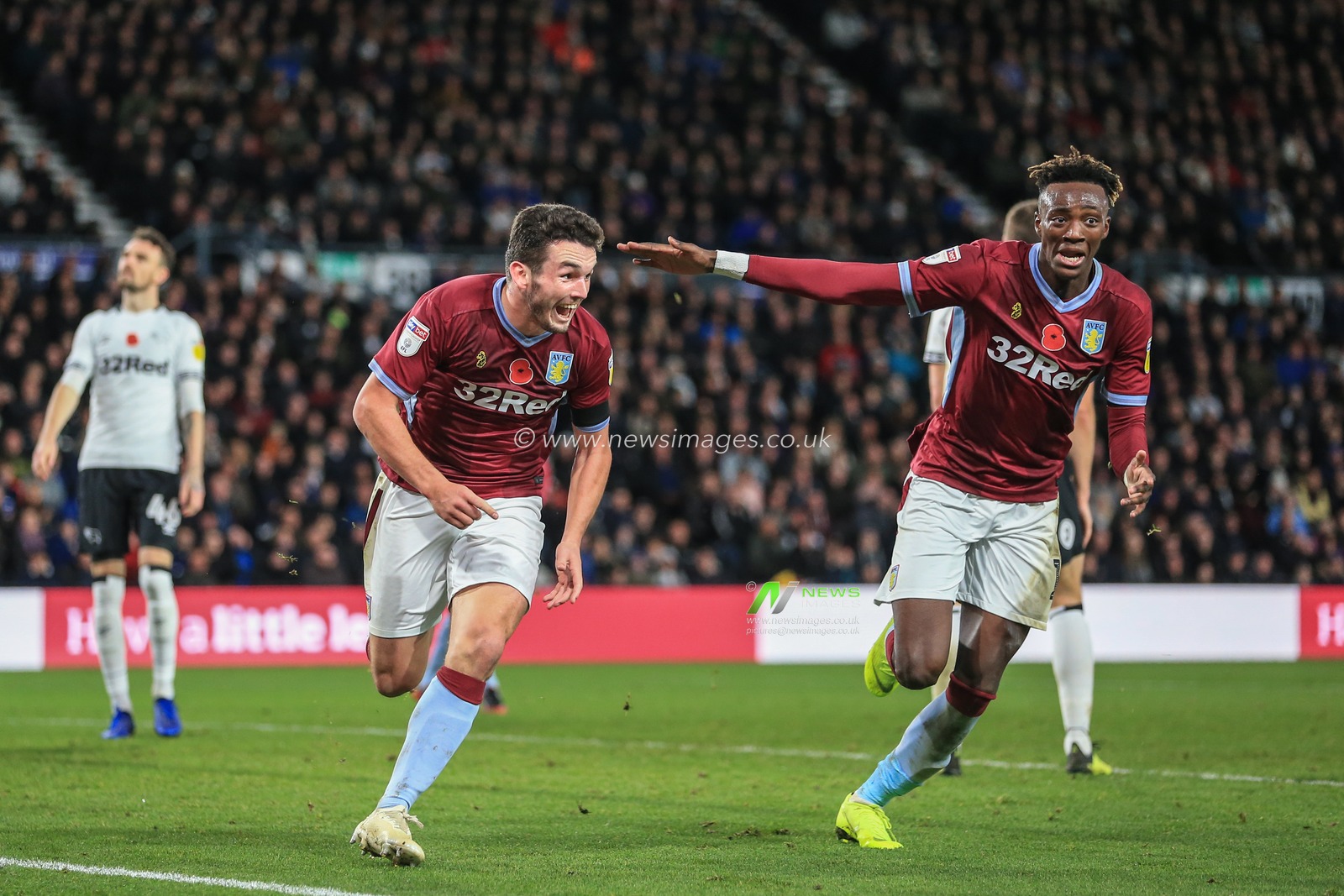 10th November 2018, Pride Park, Derby, England; Sky Bet Championship, Derby County v Aston Villa ; John McGinn (07) of Aston Villa celebrates his goal to make it 0-1

Credit: Mark Cosgrove/News Images 

English Football League images are subject to DataCo Licence