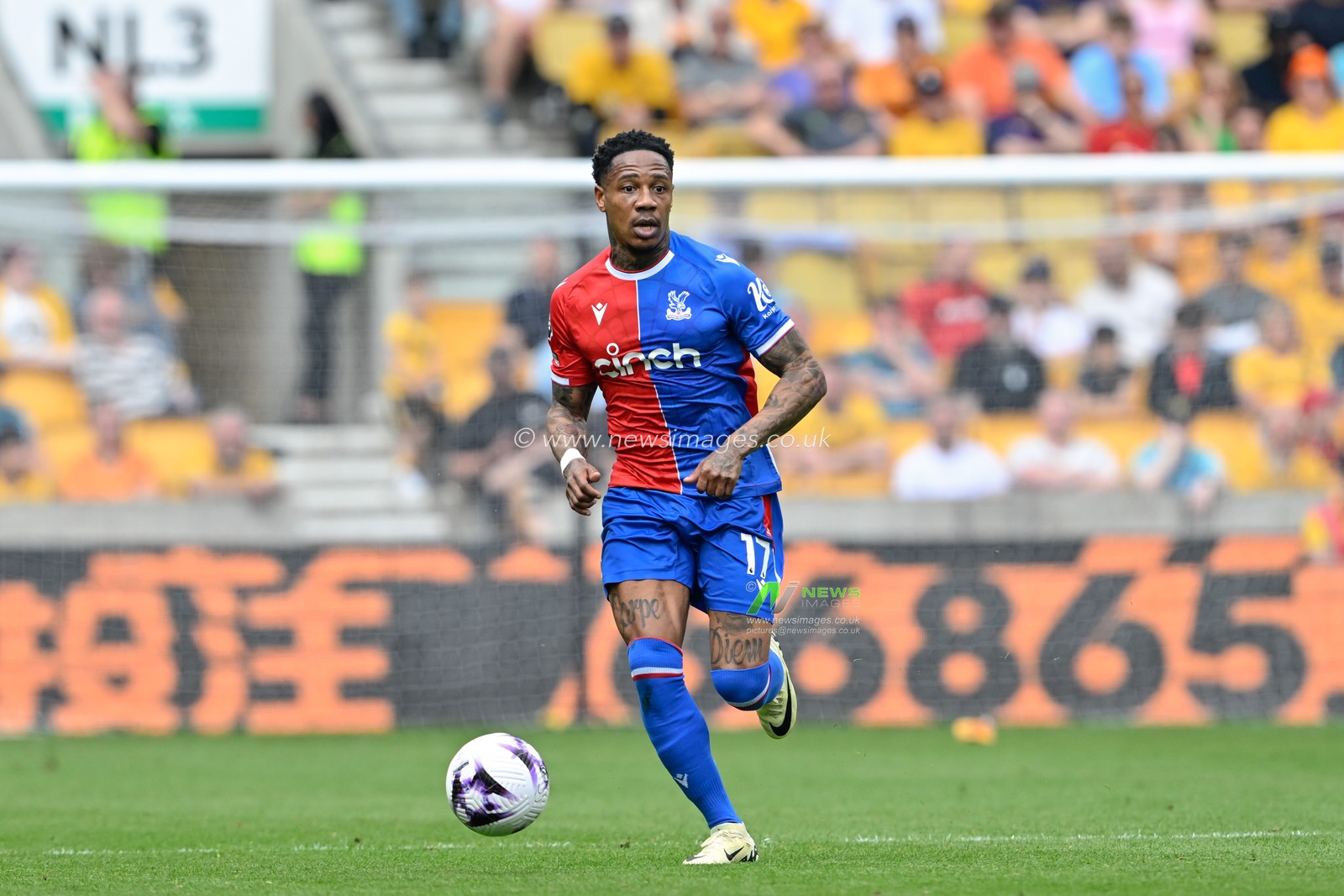 Nathaniel Clyne of Crystal Palace in action, during the Premier League match Wolverhampton Wanderers vs Crystal Palace at Molineux, Wolverhampton, United Kingdom, 11th May 2024

(Photo by Cody Froggatt/News Images)