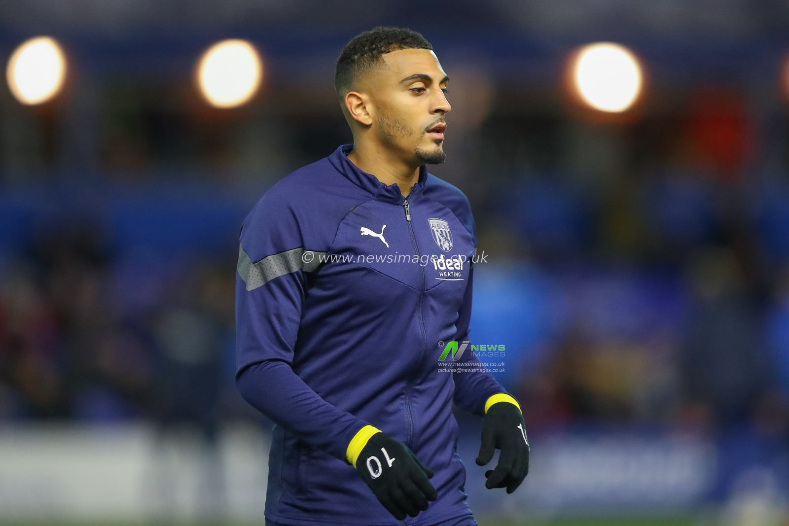 Karlan Grant #18 of West Bromwich Albion during the pre-game warm up ahead of the Sky Bet Championship match Birmingham City vs West Bromwich Albion at St Andrews, Birmingham, United Kingdom, 10th February 2023

(Photo by Gareth Evans/News Images)