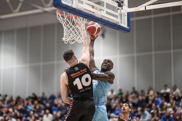 Tayo Ogedengbe of Surrey Scorchers attacks the basket during the British Basketball Championship match Cheshire Phoenix vs Surrey Scorchers at Ellesmere Port Sports Village, Ellesmere Port, United Kingdom, 19th November 2023

(Photo by Craig Thomas/News Images)