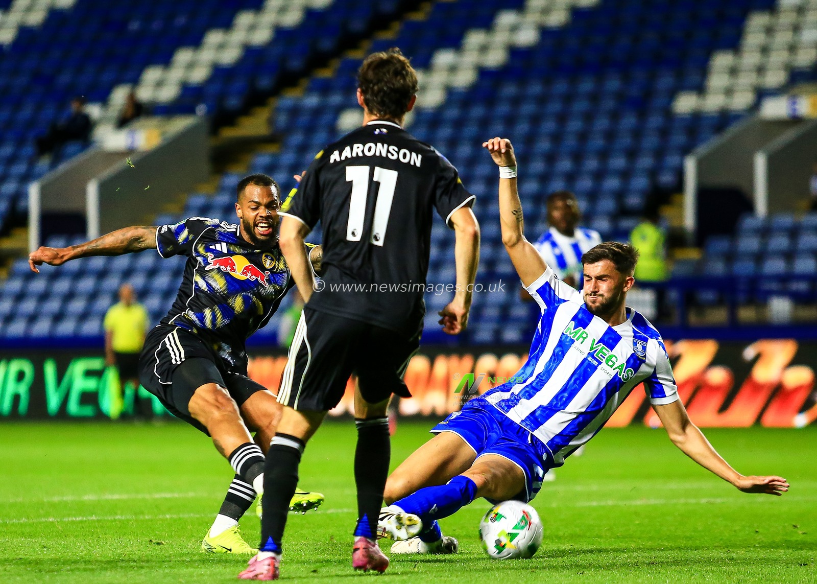 Rio Shipston of Sheffield Wednesday blocks a shot from Lukas Nmecha of Leeds United during the Carabao Cup match Sheffield Wednesday vs Leeds United at Hillsborough, Sheffield, United Kingdom, 26th August 2025

(Photo by Richard Bierton/News Images)