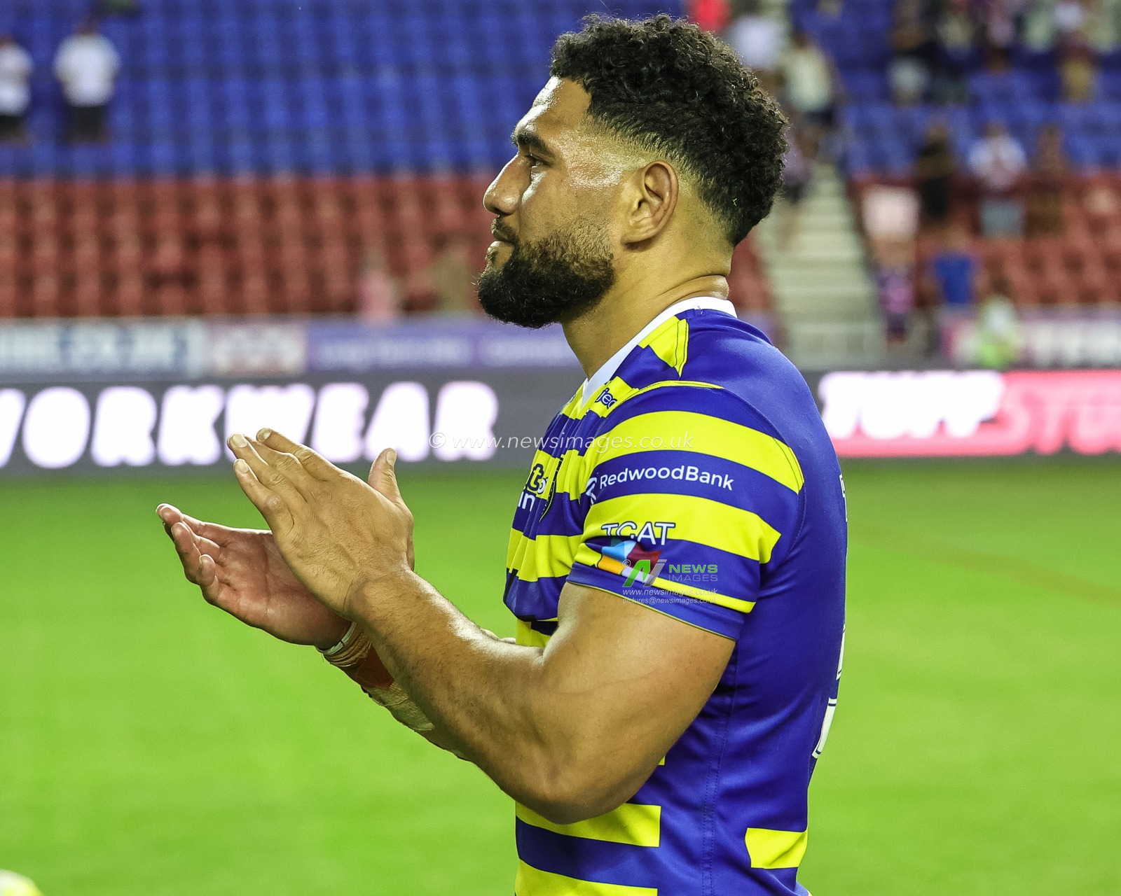 Kelepi Tanginoa of Warrington Wolves applauds the fans during the Betfred Super League round 18 match Wigan Warriors vs Warrington Wolves at The Brick Community Stadium, Wigan, United Kingdom on 10 July 2026

(Photo by Mark Cosgrove/News Images)