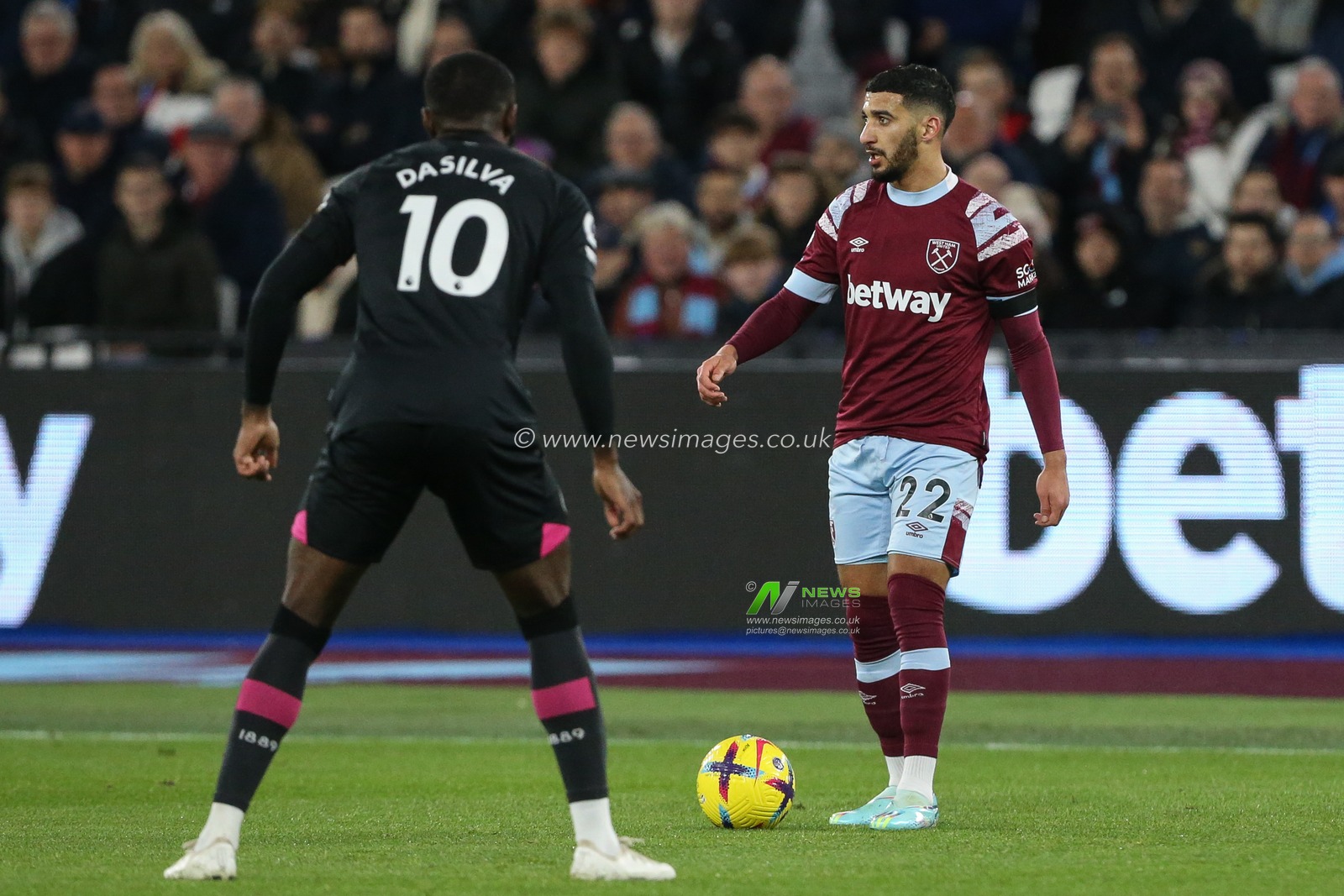 SaÃ¯d Benrahma #22 of West Ham United on the ball during the Premier League match West Ham United vs Brentford at London Stadium, London, United Kingdom, 30th December 2022

(Photo by Arron Gent/News Images)