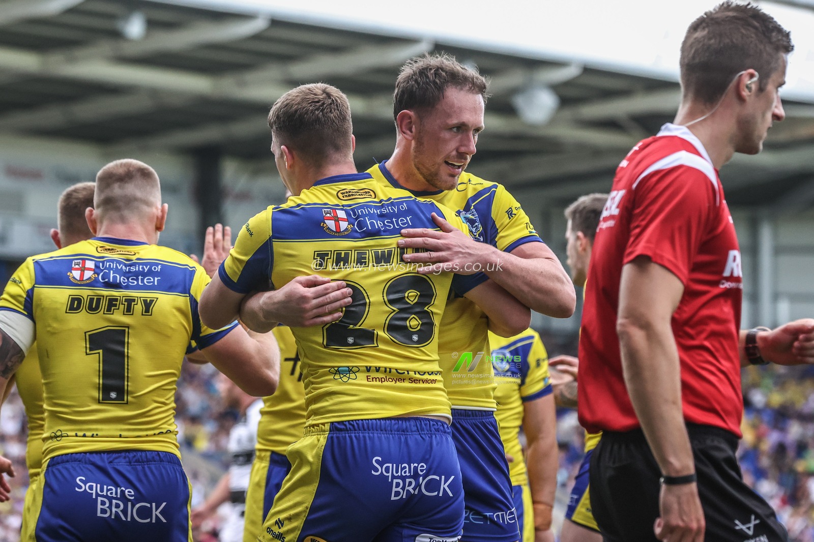 Jake Thewlis of Warrington Wolves celebrates his try during the Betfred Super League round 16 match Warrington Wolves vs Hull FC at Halliwell Jones Stadium, Warrington, United Kingdom, 28th June 2025

(Photo by Alfie Cosgrove/News Images)