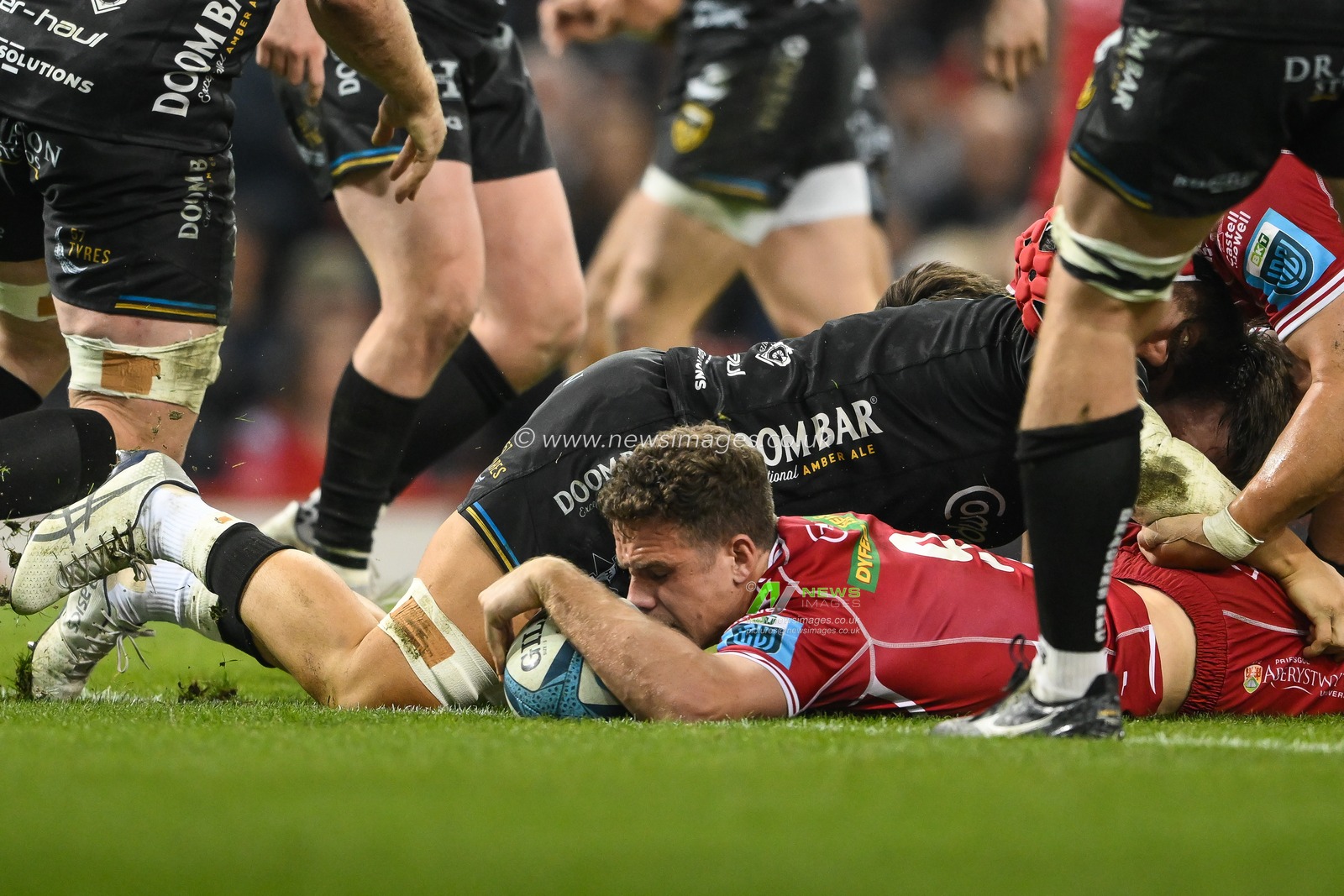 Kieran Hardy of Scarlets goes over for a tryduring the United Rugby Championship match Dragons Rugby vs Llanelli Scarlets at Principality Stadium, Cardiff, United Kingdom, 22nd April 2023

(Photo by Craig Thomas/News Images)