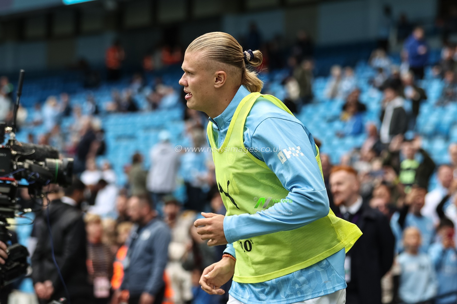 Erling Haaland of Manchester City in the pregame warmup session during the Premier League match Manchester City vs Ipswich Town at Etihad Stadium, Manchester, United Kingdom, 24th August 2024

(Photo by Mark Cosgrove/News Images)