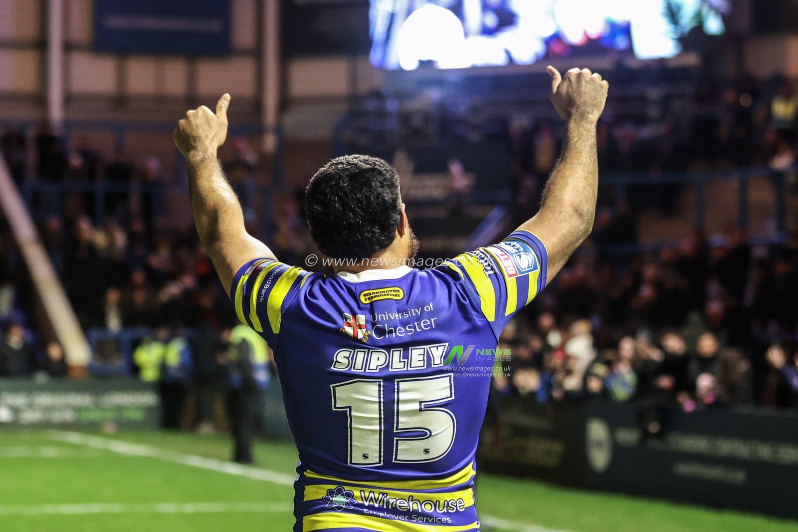 Toafofoa Sipley of Warrington Wolves celebrates with the fans during the Betfred Super League Round 1 match Warrington Wolves vs St Helens at The Halliwell Jones Stadium, Warrington, United Kingdom on 13 February 2026

(Photo by Alfie Cosgrove/News Images)