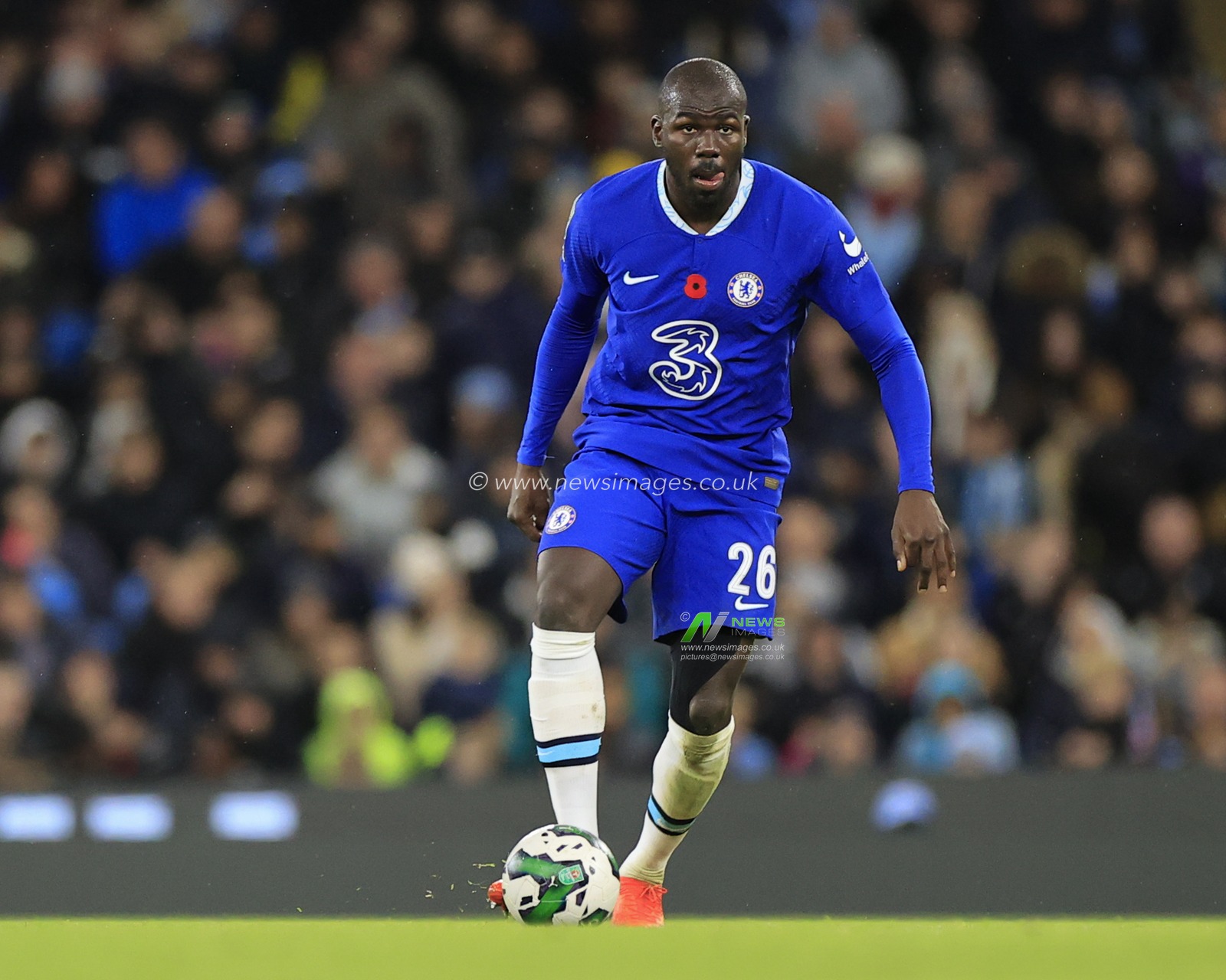 Kalidou Koulibaly #26 of Chelsea controls the ball during the Carabao Cup Third Round match Manchester City vs Chelsea at Etihad Stadium, Manchester, United Kingdom, 9th November 2022

(Photo by Conor Molloy/News Images)
